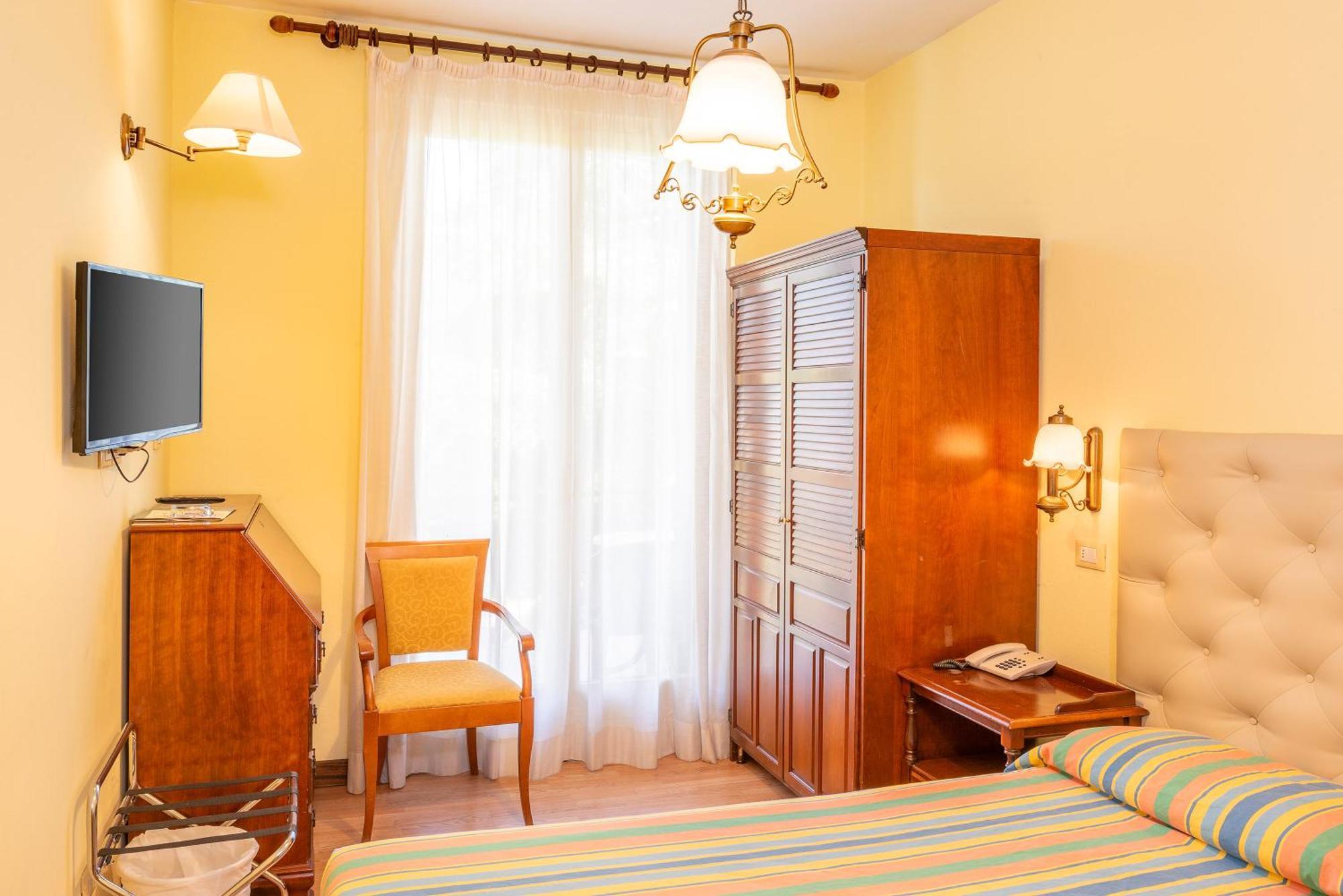 Hotel Palme & Suite غارْدا المظهر الخارجي الصورة